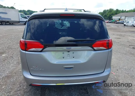 2020 Chrysler Pacifica Touring L z USA, uszkodzony, nr VIN 2C4RC1BG3LR104989